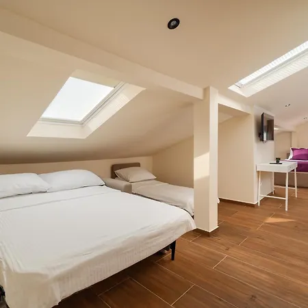 Palma 5 Premium B&B 포레치